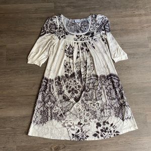 Black and white design flowy dress